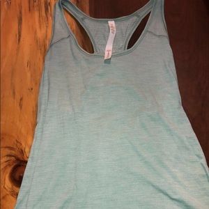 brand new lululemon tank top (rip tag is on)